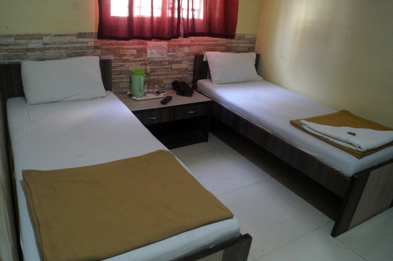Hotel Zam Zam Palace Mumbai Bagian luar foto