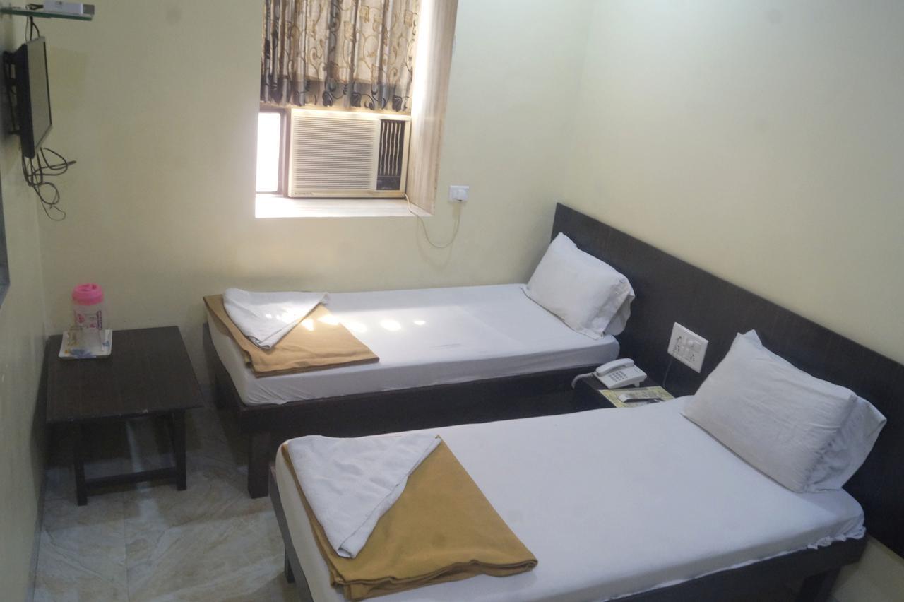 Hotel Zam Zam Palace Mumbai Bagian luar foto