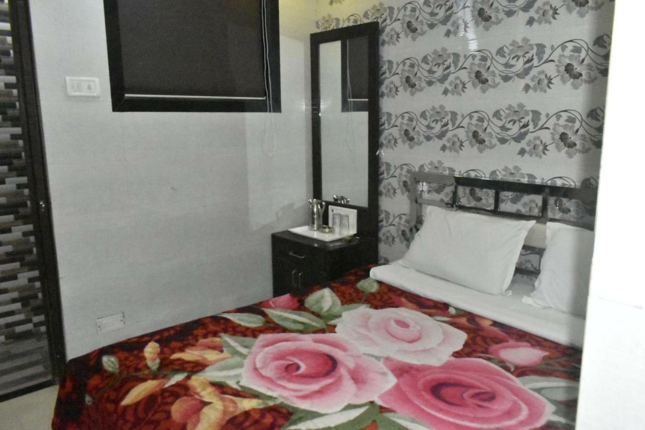 Hotel Zam Zam Palace Mumbai Bagian luar foto