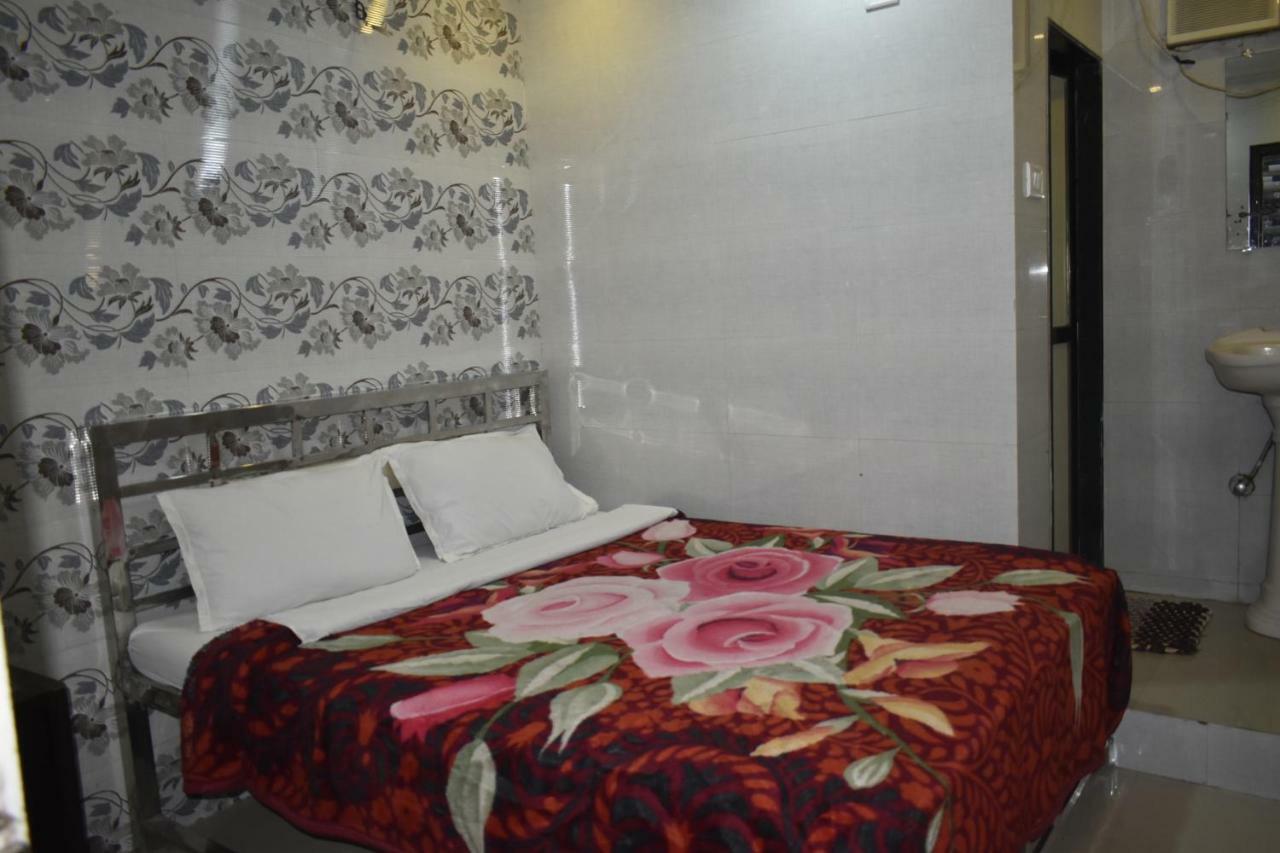 Hotel Zam Zam Palace Mumbai Bagian luar foto